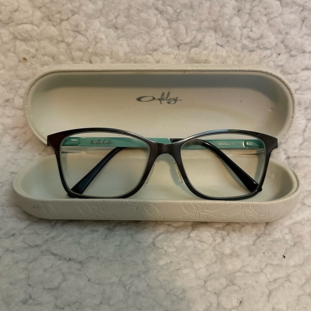 Oakley Validate